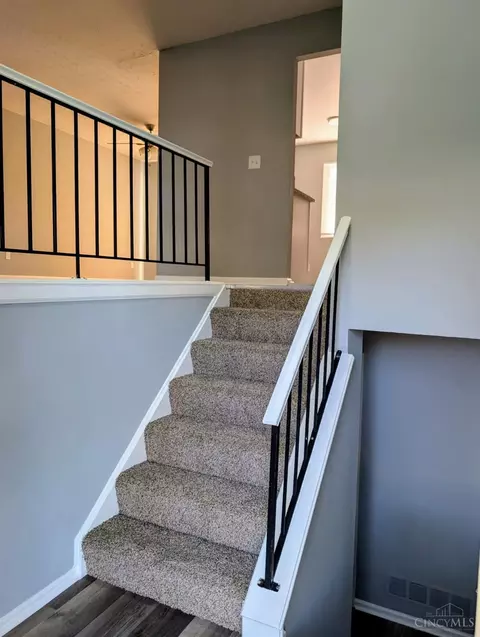 Entry Way - 962 Harrogate Ct, Forest Park, OH 45240 photo 2 of 2