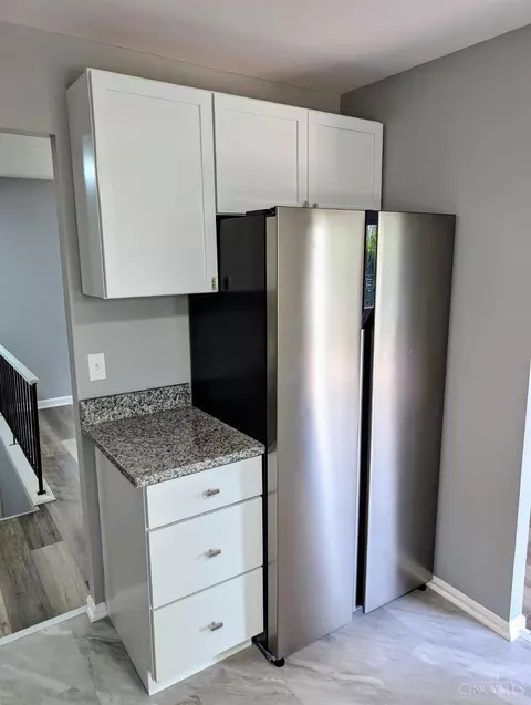 Kitchen - 962 Harrogate Ct, Forest Park, OH 45240 photo 3 of 4