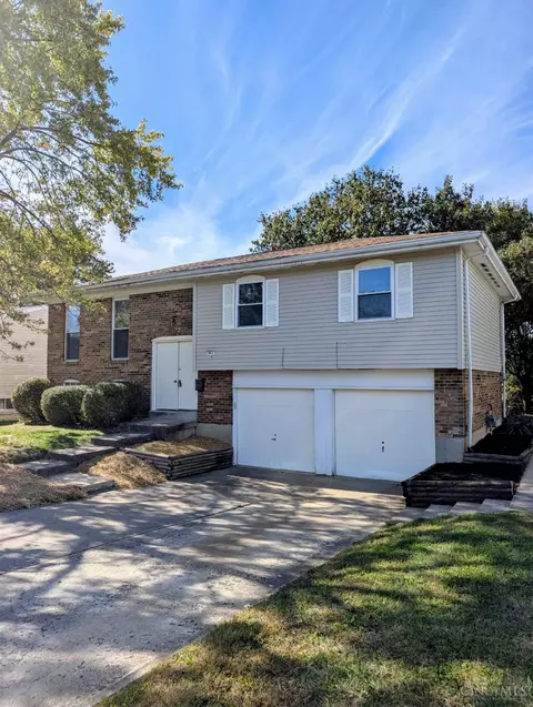 962 Harrogate Ct, Forest Park, OH 45240