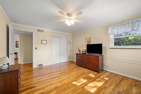 939 Timber Trl, Cincinnati, OH 45224 photo 17