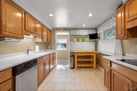 939 Timber Trl, Cincinnati, OH 45224 photo 22