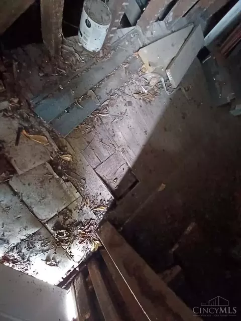 Entry Way - 4520 Eastern Ave, Cincinnati, OH 45226 photo 6 of 11