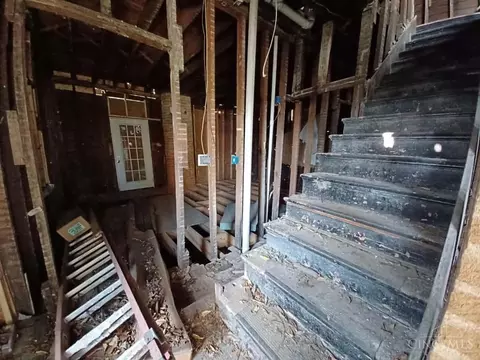 Entry Way - 4520 Eastern Ave, Cincinnati, OH 45226 photo 7 of 11