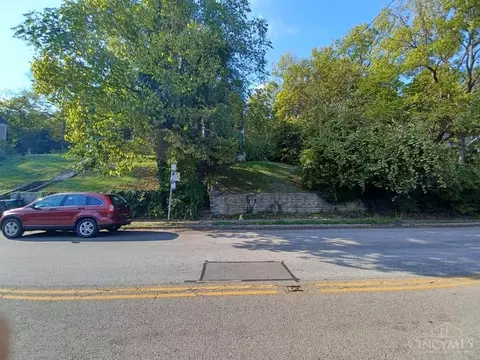 Exterior - 4520 Eastern Ave, Cincinnati, OH 45226 photo 8 of 11