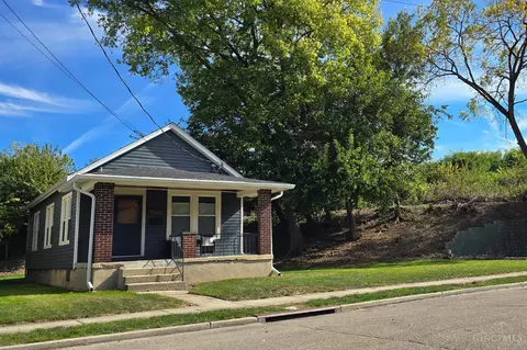 5682 Silver St, Elmwood Place, OH 45216