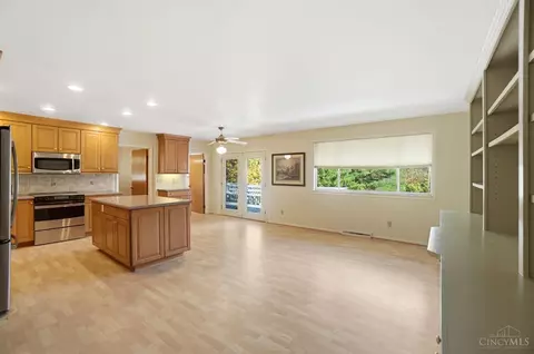 Kitchen - 1629 Miles Rd, Cincinnati, OH 45231 photo 8 of 9
