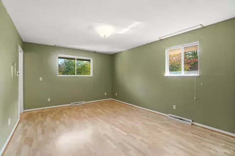 Bedroom - 1629 Miles Rd, Cincinnati, OH 45231 photo 1 of 6