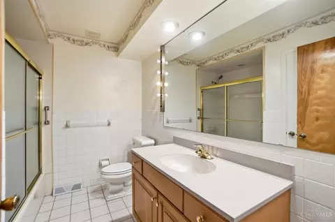 Bath - 1629 Miles Rd, Cincinnati, OH 45231 photo 3 of 8