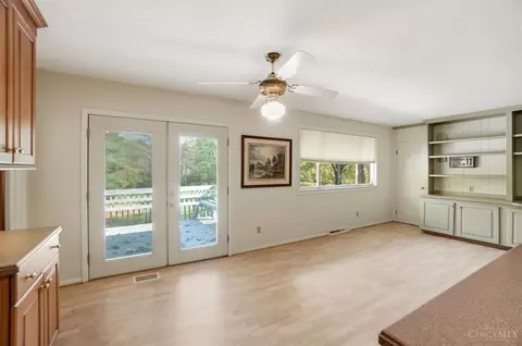 Living - 1629 Miles Rd, Cincinnati, OH 45231 photo 5 of 7