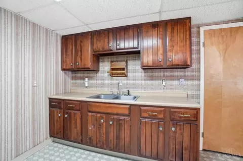 Kitchen - 1629 Miles Rd, Cincinnati, OH 45231 photo 9 of 9