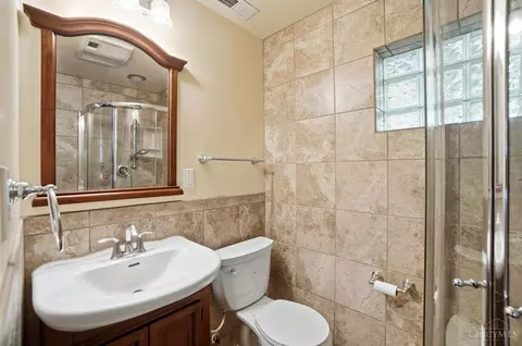Bath - 1629 Miles Rd, Cincinnati, OH 45231 photo 6 of 8