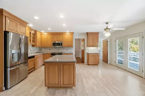 Kitchen - 1629 Miles Rd, Cincinnati, OH 45231 photo 1 of 9