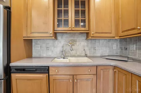 Kitchen - 1629 Miles Rd, Cincinnati, OH 45231 photo 5 of 9
