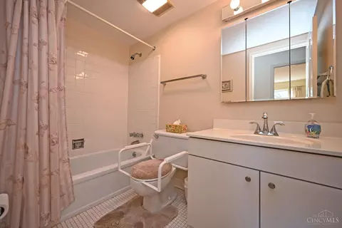 2708 Caledon Ln, Cincinnati, OH 45244 photo 35