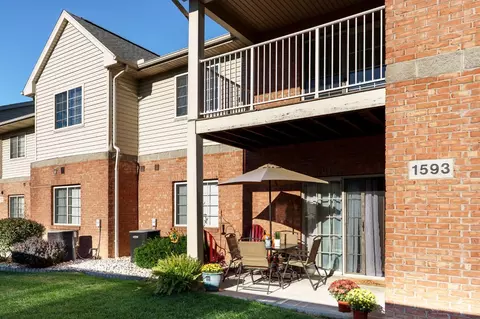 Exterior - 1593 Eden Park Dr, Hamilton, OH 45013 photo 2 of 8