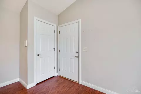 Entry Way - 1593 Eden Park Dr, Hamilton, OH 45013 photo 3 of 3