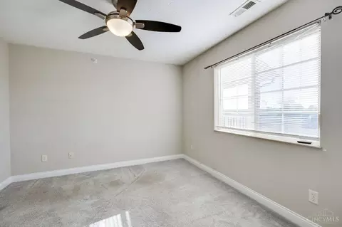 Bedroom - 1593 Eden Park Dr, Hamilton, OH 45013 photo 5 of 6