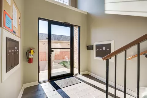 Entry Way - 1593 Eden Park Dr, Hamilton, OH 45013 photo 1 of 3