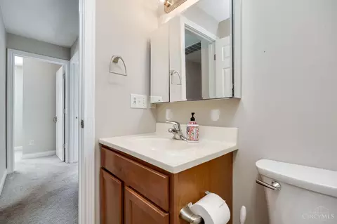 Bath - 1593 Eden Park Dr, Hamilton, OH 45013 photo 3 of 3