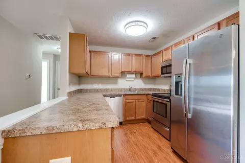 Kitchen - 1593 Eden Park Dr, Hamilton, OH 45013 photo 2 of 3