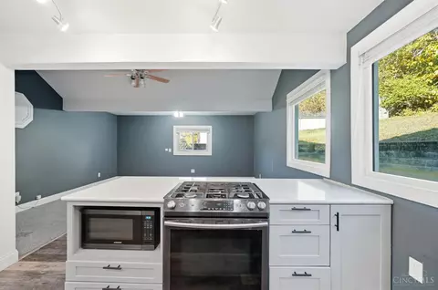 Kitchen - 194 State Rd, Cleves, OH 45002 photo 4 of 4