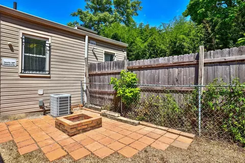 Exterior - 2116 Loth St, Cincinnati, OH 45202 photo 5 of 8