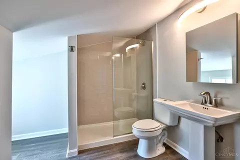 Bath - 2116 Loth St, Cincinnati, OH 45202 photo 2 of 2