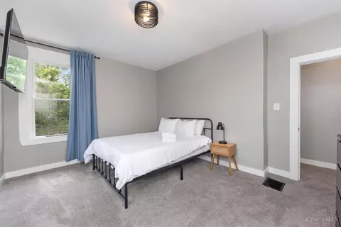 321 Helen St, Cincinnati, OH 45219 photo 17