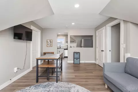 321 Helen St, Cincinnati, OH 45219 photo 23
