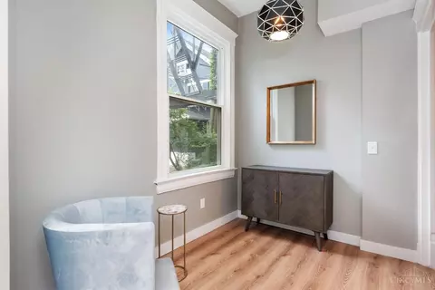 321 Helen St, Cincinnati, OH 45219 photo 8