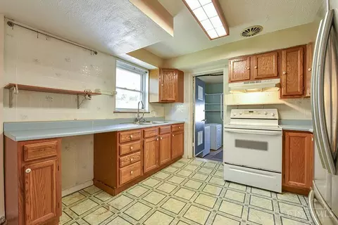 Kitchen - 11167 Labelle Ave, Blue Ash, OH 45242 photo 3 of 3