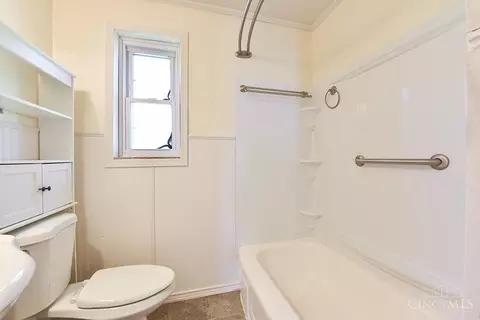 Bath - 11167 Labelle Ave, Blue Ash, OH 45242 photo 1 of 2