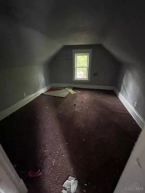 Bedroom - 6803 Fork Ave, Cincinnati, OH 45227 photo 7 of 7