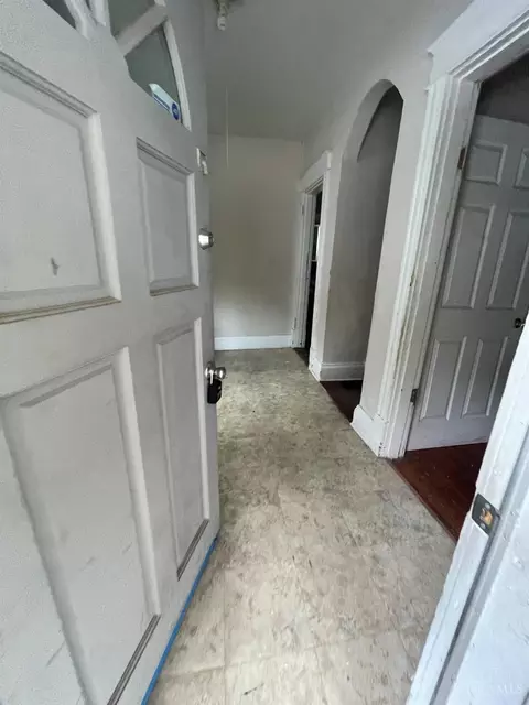 Entry Way - 6803 Fork Ave, Cincinnati, OH 45227 photo 1 of 3