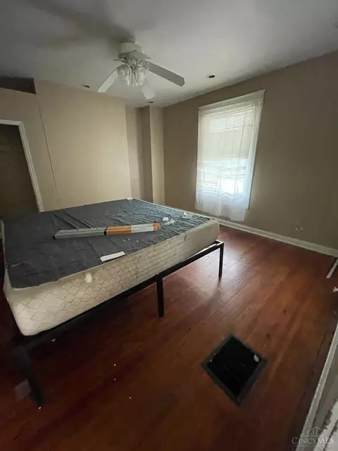 Bedroom - 6803 Fork Ave, Cincinnati, OH 45227 photo 1 of 7