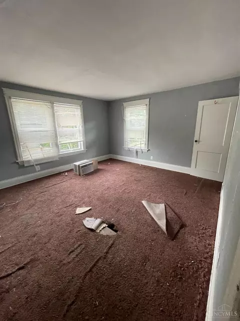 Bedroom - 6803 Fork Ave, Cincinnati, OH 45227 photo 5 of 7