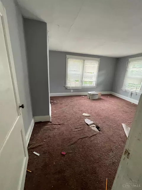 Bedroom - 6803 Fork Ave, Cincinnati, OH 45227 photo 4 of 7