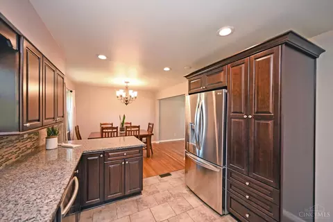Kitchen - 1596 Pinebluff Ln, Cincinnati, OH 45255 photo 4 of 4