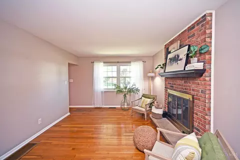 Living - 1596 Pinebluff Ln, Cincinnati, OH 45255 photo 5 of 5