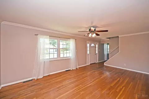 Living - 1596 Pinebluff Ln, Cincinnati, OH 45255 photo 4 of 5