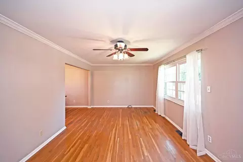 Living - 1596 Pinebluff Ln, Cincinnati, OH 45255 photo 3 of 5
