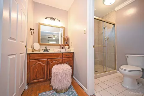 Bath - 1596 Pinebluff Ln, Cincinnati, OH 45255 photo 2 of 4