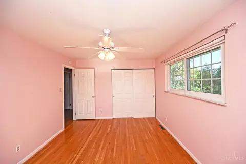 Bedroom - 1596 Pinebluff Ln, Cincinnati, OH 45255 photo 6 of 8