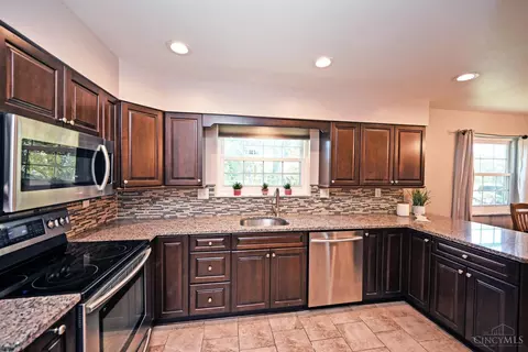 Kitchen - 1596 Pinebluff Ln, Cincinnati, OH 45255 photo 1 of 4