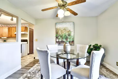 Dining - 535 Davis Rd, Cincinnati, OH 45255 photo 1 of 3