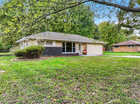 855 Hawthorne Dr, Cincinnati, OH 45245 photo 5