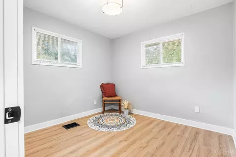 855 Hawthorne Dr, Cincinnati, OH 45245 photo 18
