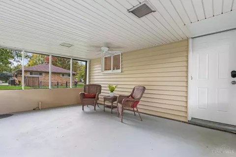 855 Hawthorne Dr, Cincinnati, OH 45245 photo 29