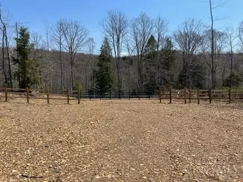 140 Henley Comstock Rd, Union Twp, OH 45652