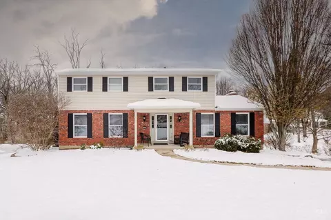 8069 Ashgrove Dr, Cincinnati, OH 45244